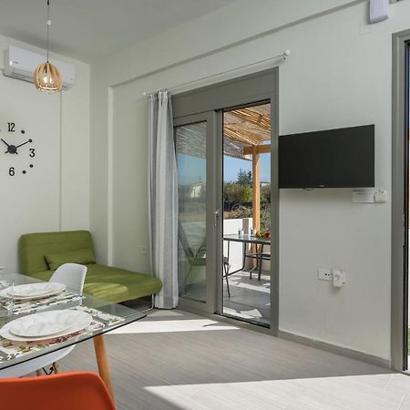 Sea Breeze Apartments Колимварион Экстерьер фото