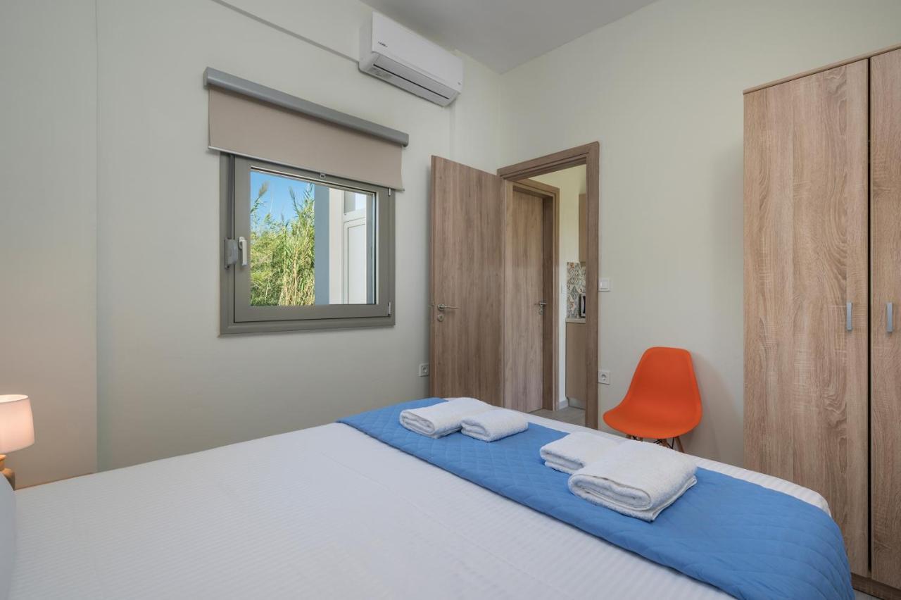 Sea Breeze Apartments Колимварион Экстерьер фото