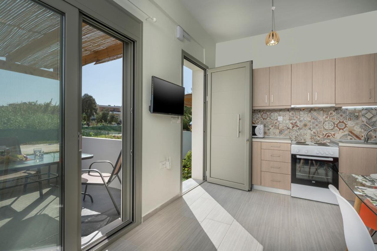 Sea Breeze Apartments Колимварион Экстерьер фото